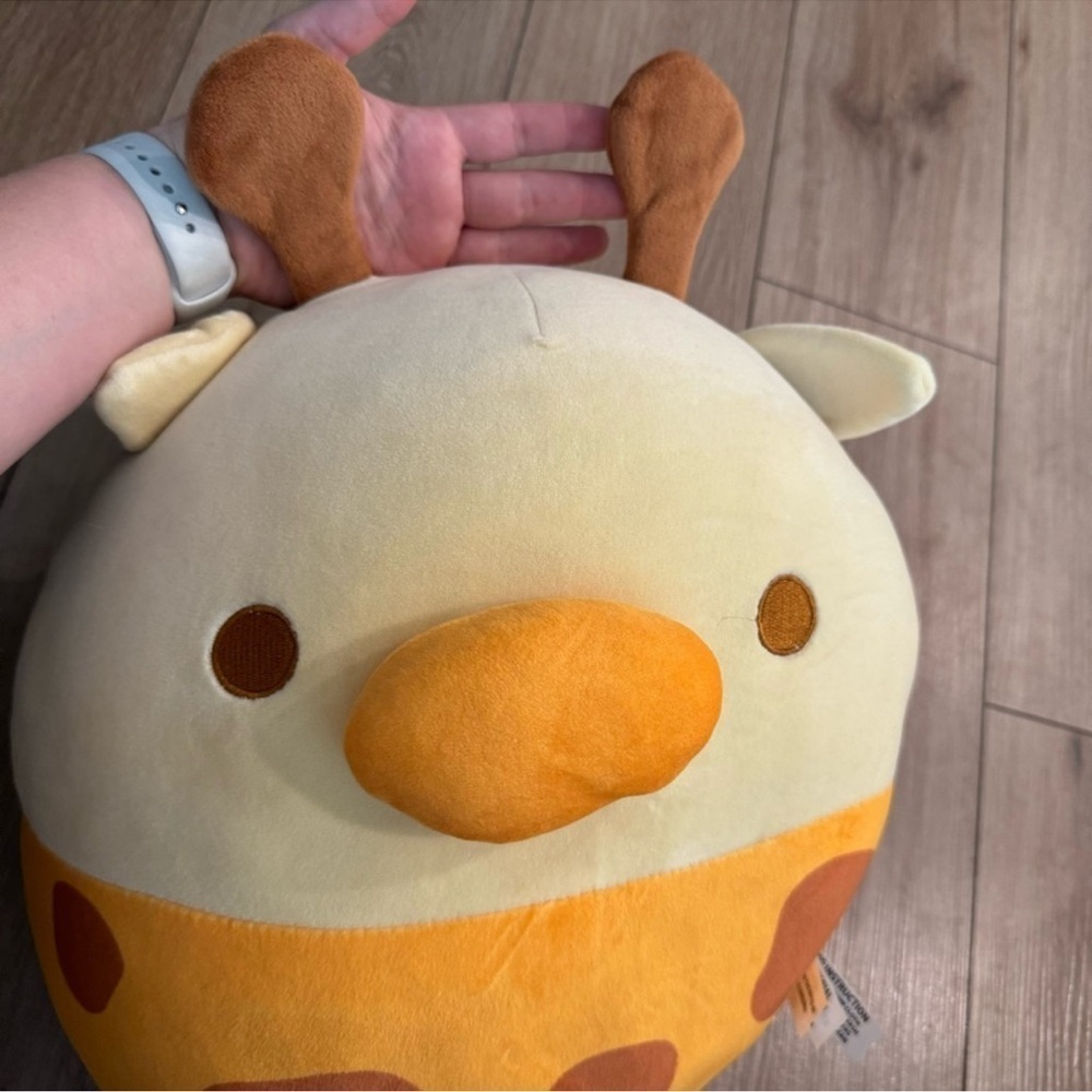 Yamani Potato Giraffe Plush - Picture 4 of 9